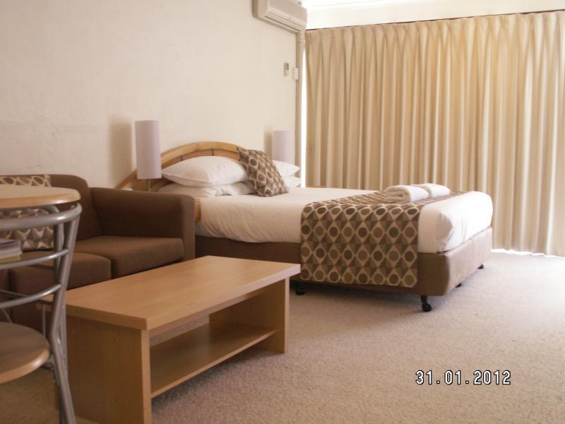 Albury Burvale Motor Inn Экстерьер фото