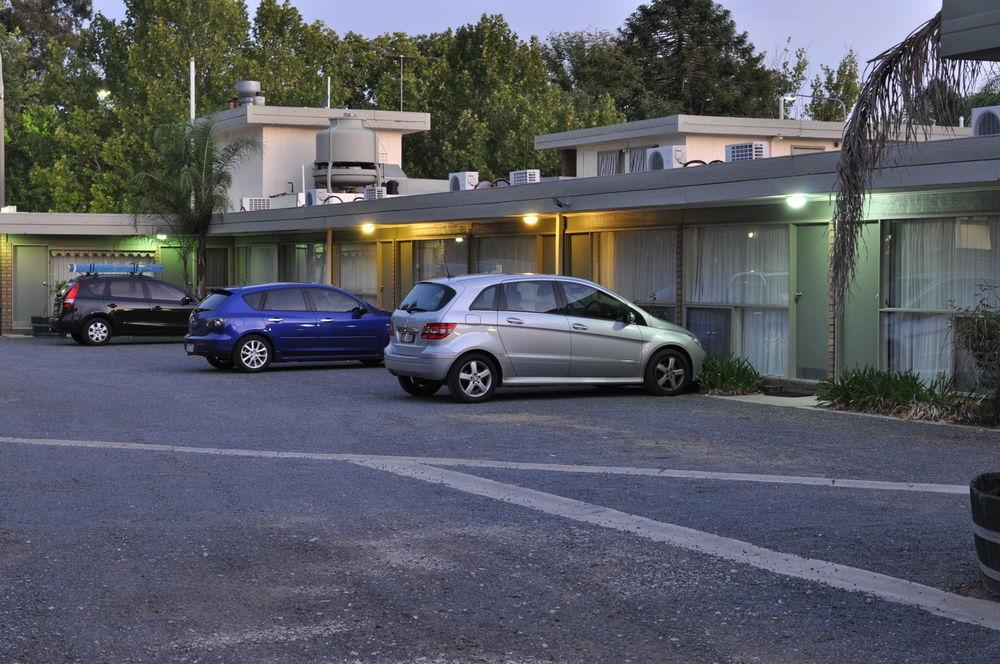 Albury Burvale Motor Inn Экстерьер фото