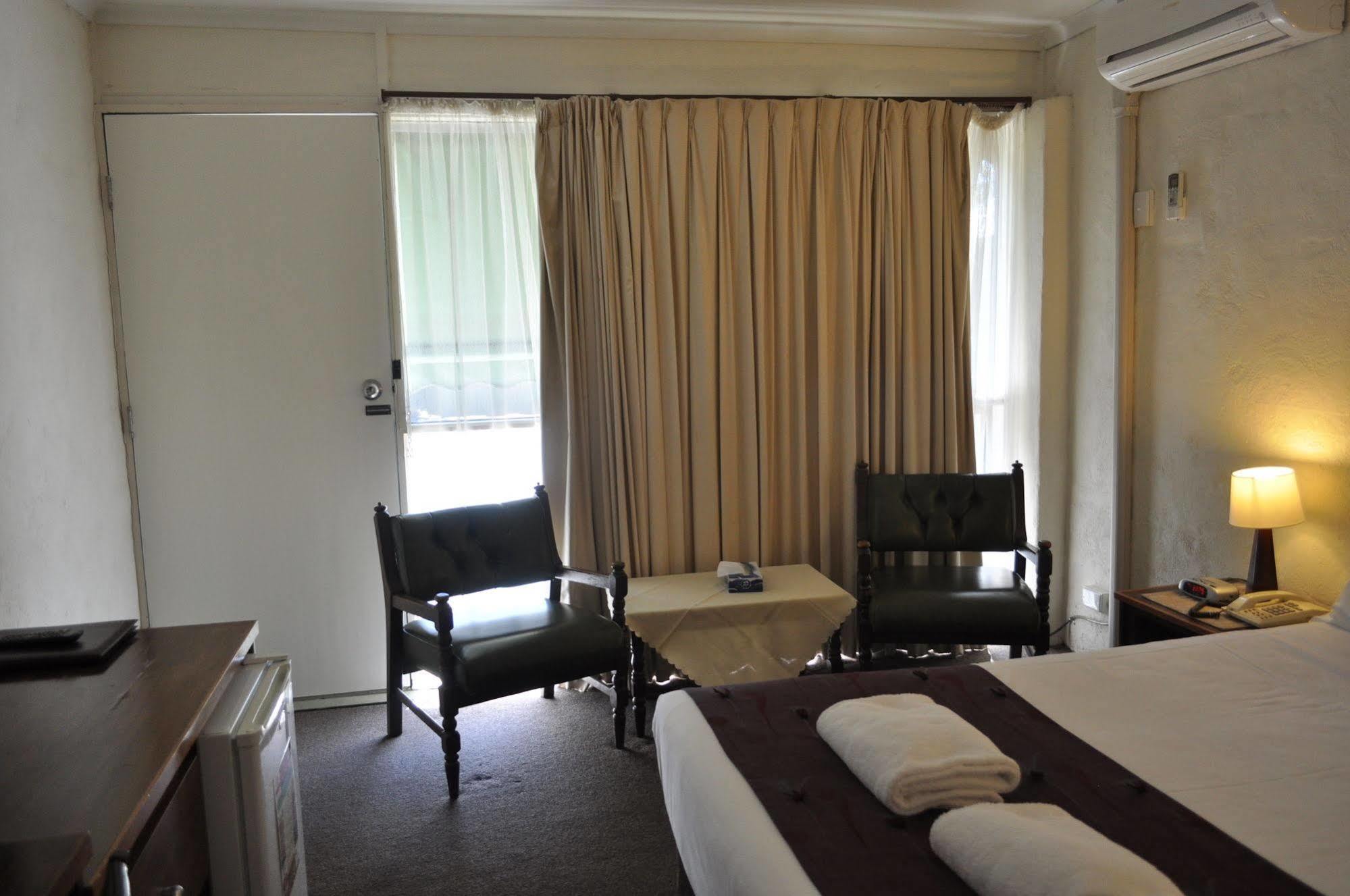 Albury Burvale Motor Inn Экстерьер фото