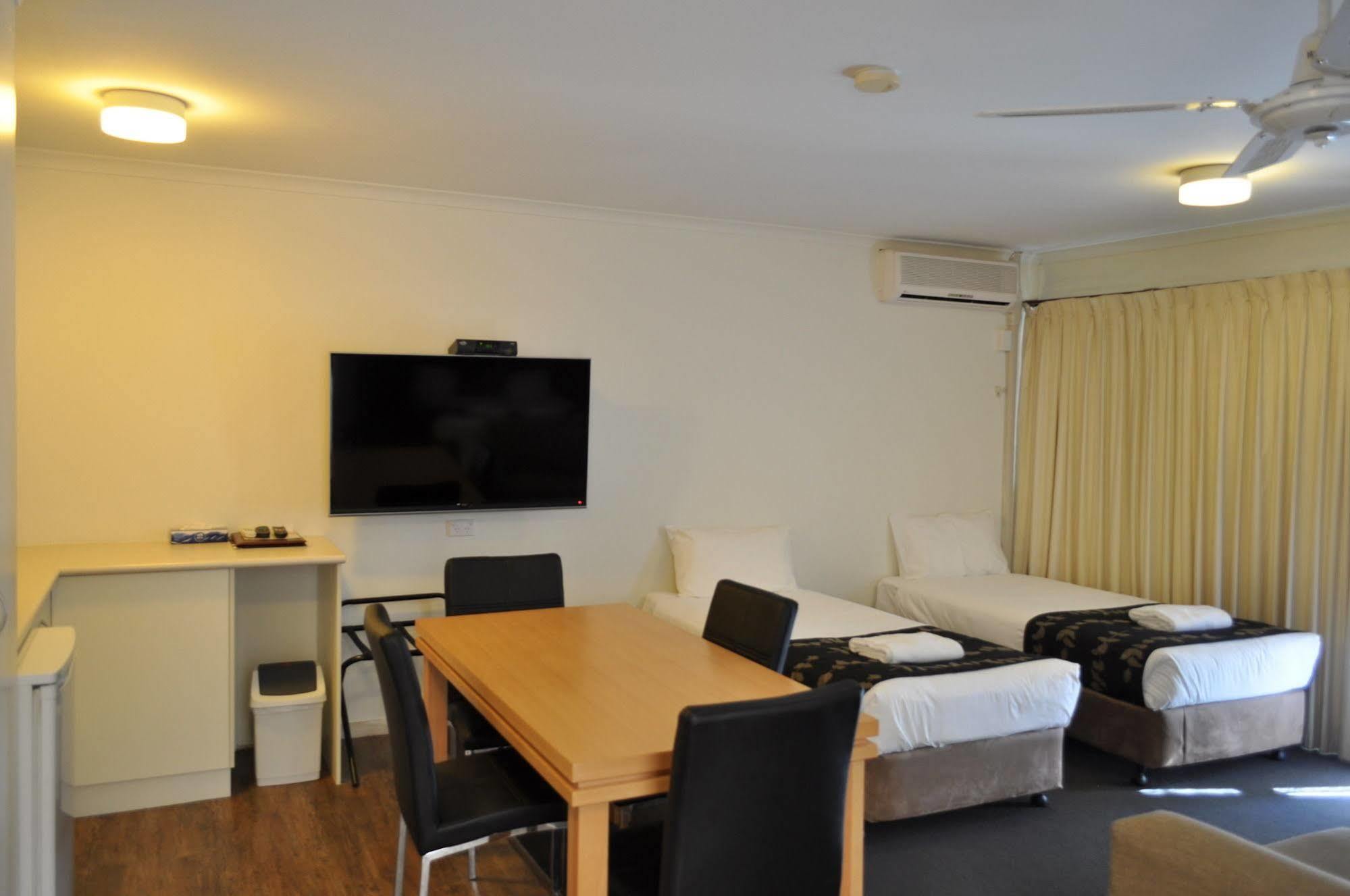 Albury Burvale Motor Inn Экстерьер фото