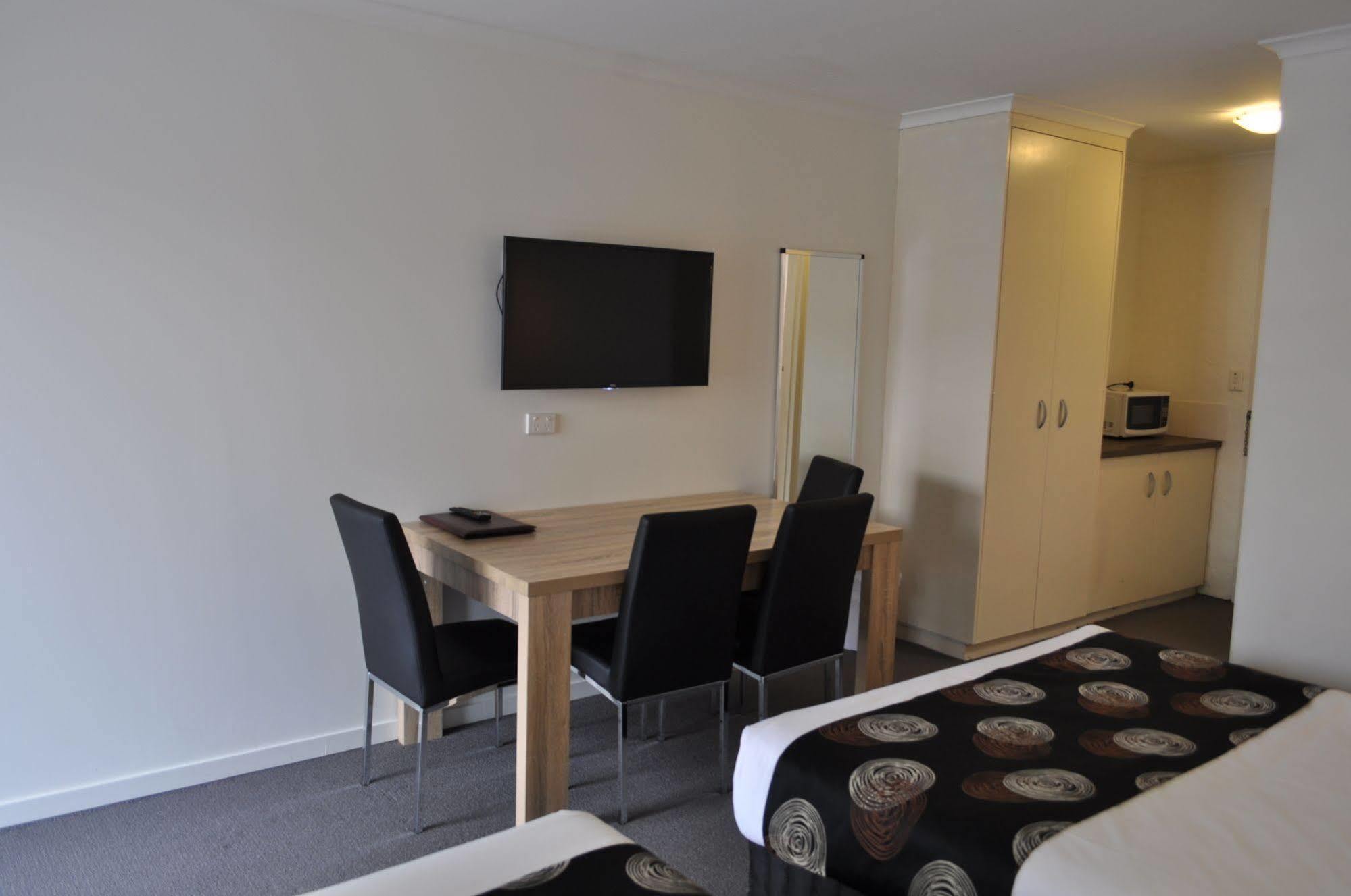 Albury Burvale Motor Inn Экстерьер фото