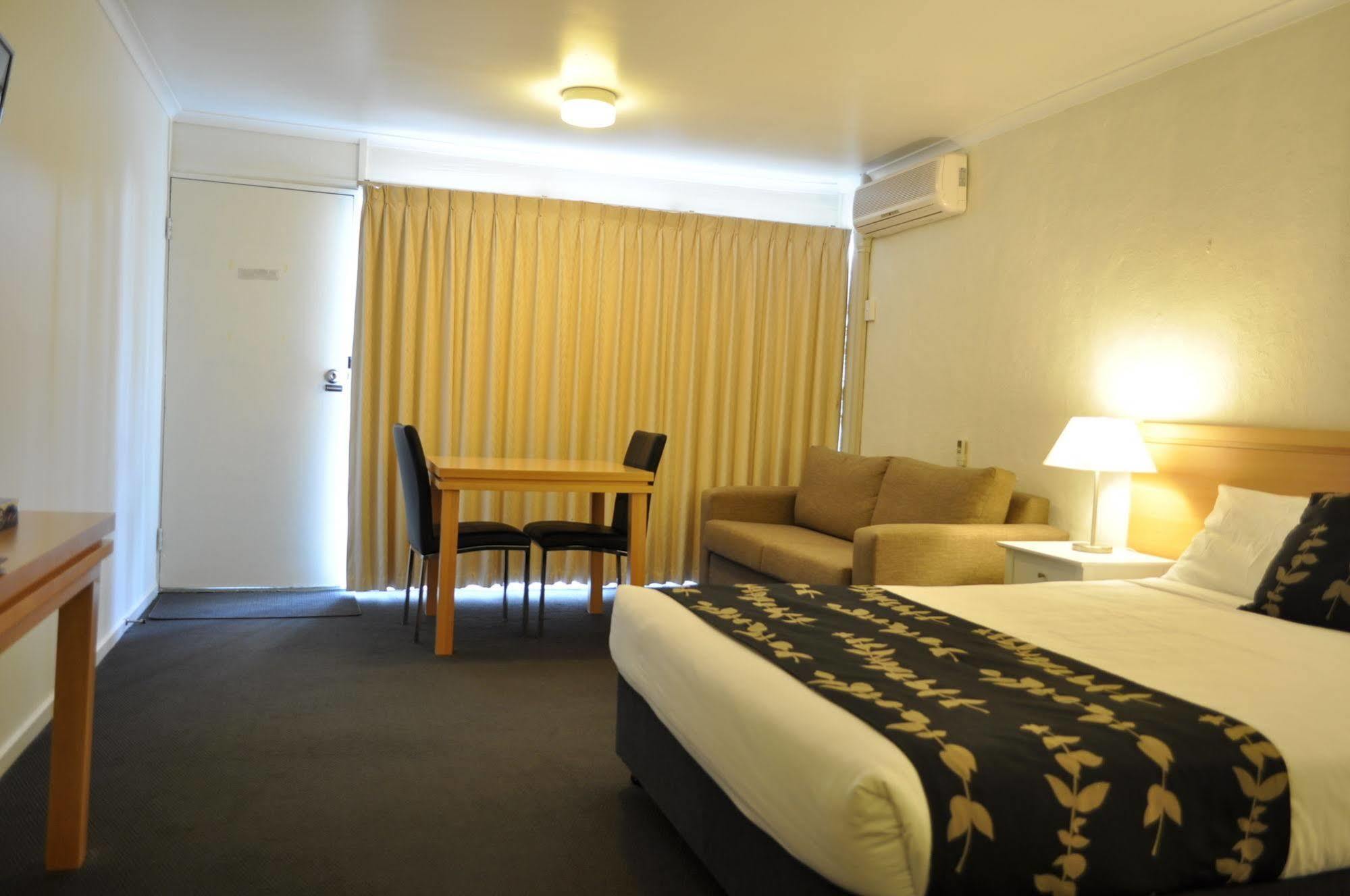 Albury Burvale Motor Inn Экстерьер фото