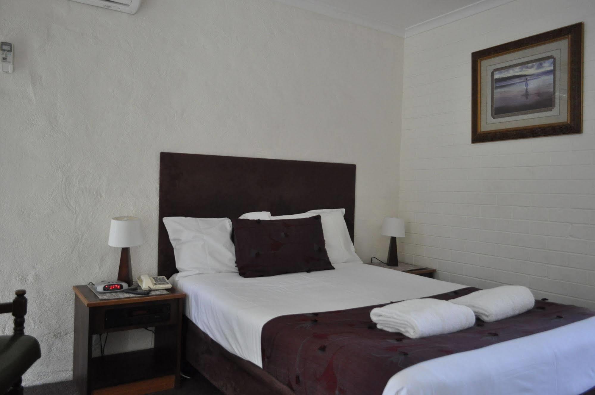 Albury Burvale Motor Inn Экстерьер фото