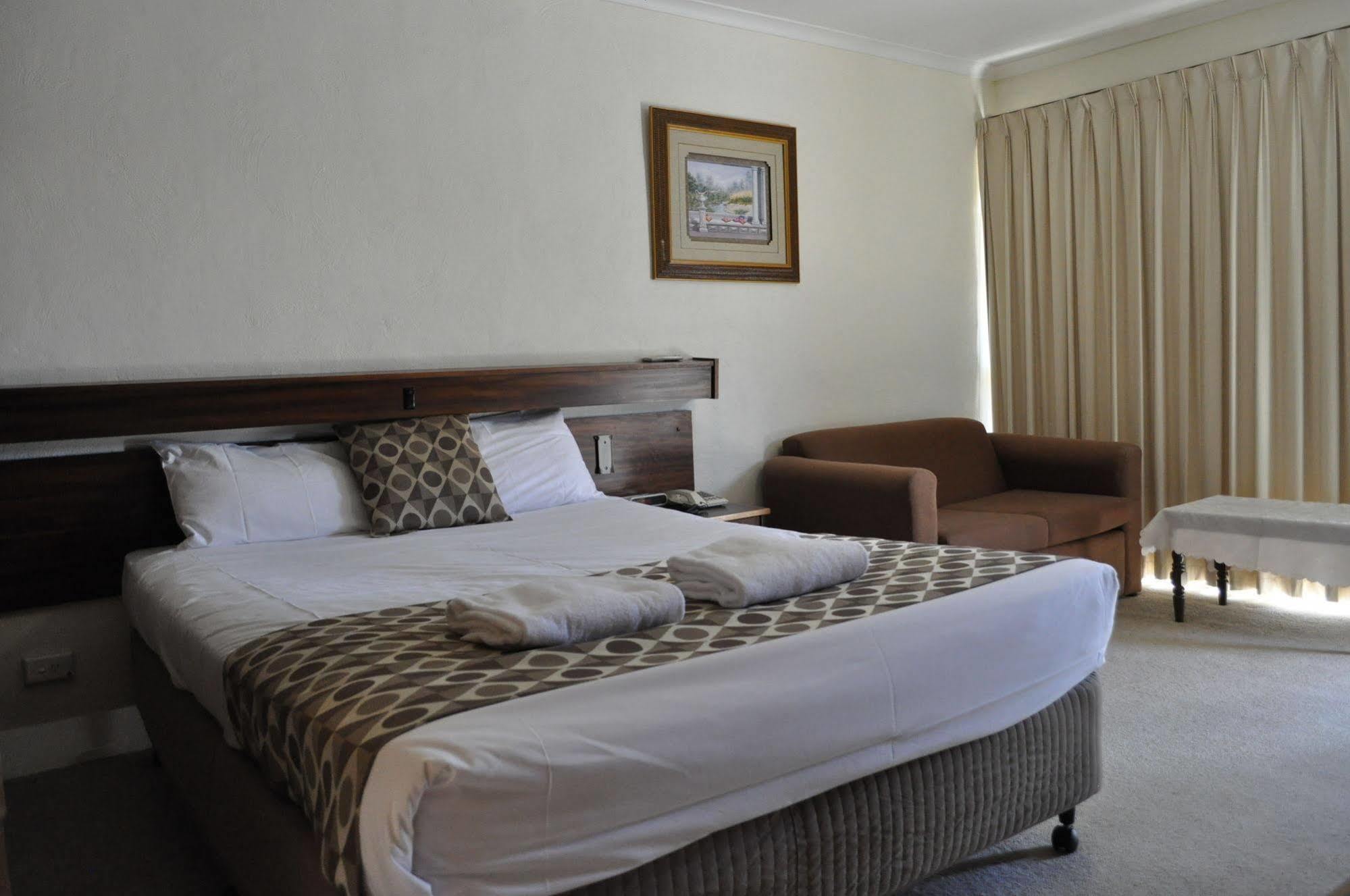 Albury Burvale Motor Inn Экстерьер фото