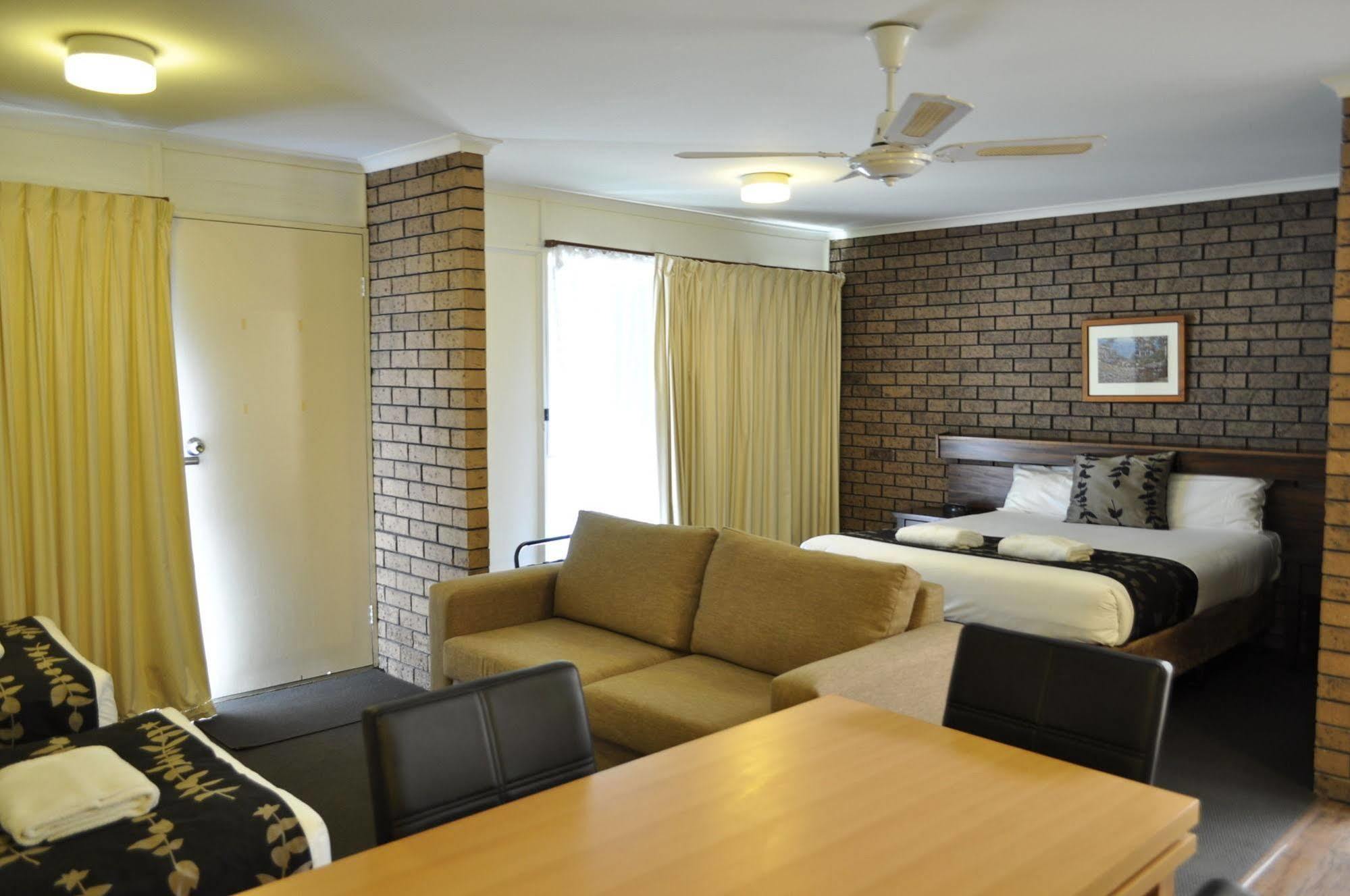 Albury Burvale Motor Inn Экстерьер фото