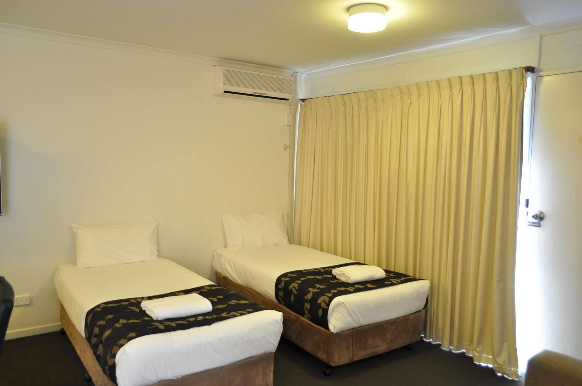 Albury Burvale Motor Inn Экстерьер фото