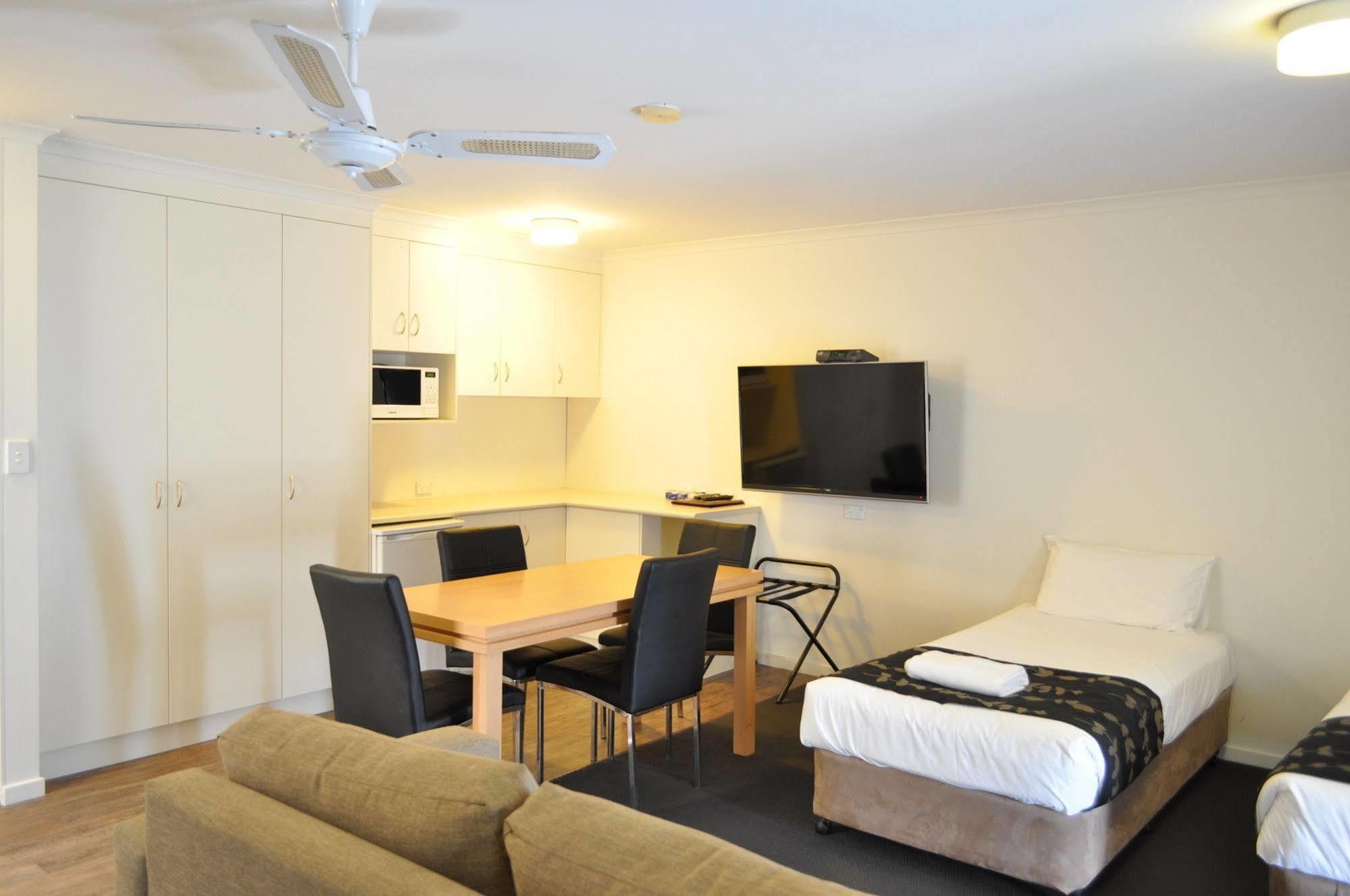 Albury Burvale Motor Inn Экстерьер фото